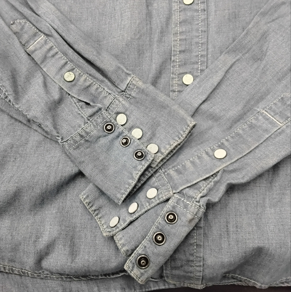 True Religion denim snap shirt. - Picture 4 of 10